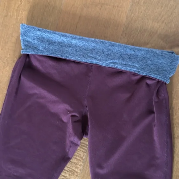 Vuori Deep Purple Leggings - Picture 4 of 4